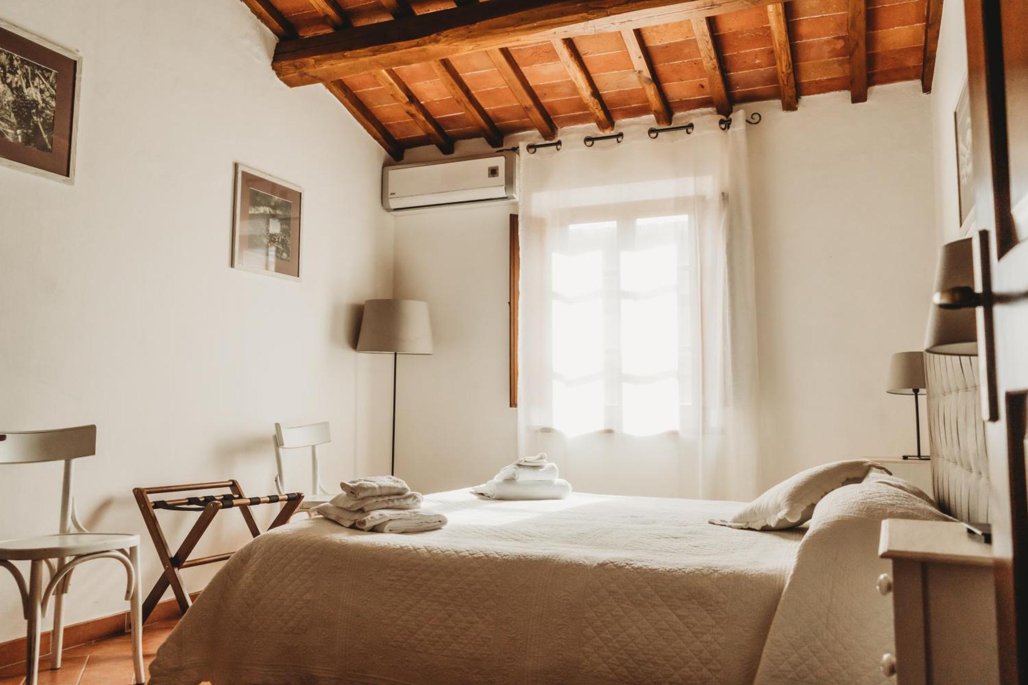 Borgo Terrosi Bed & Breakfast Sinalunga Bagian luar foto