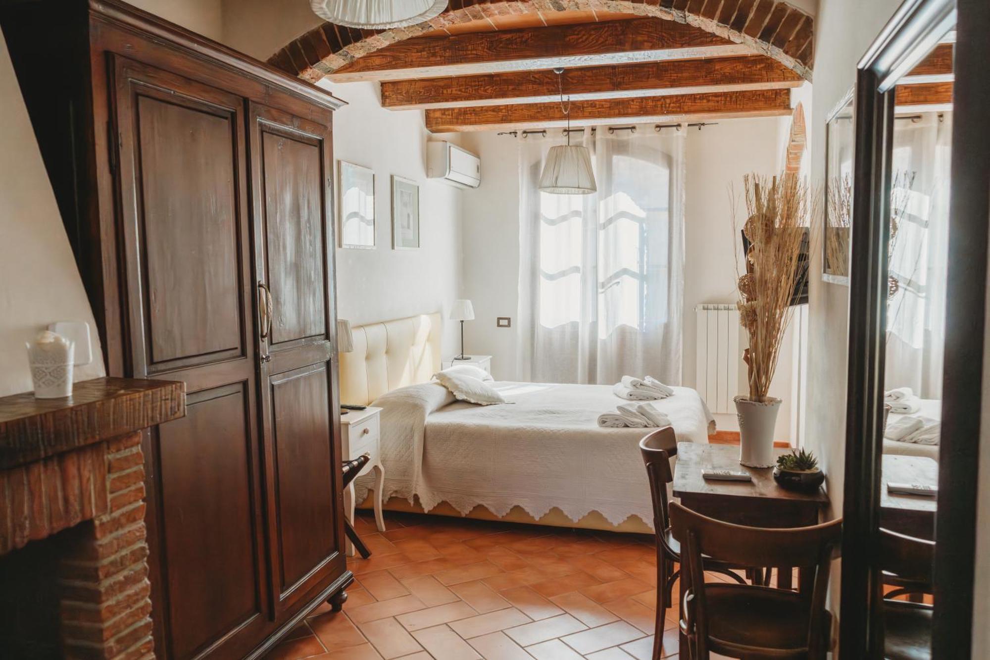 Borgo Terrosi Bed & Breakfast Sinalunga Bagian luar foto
